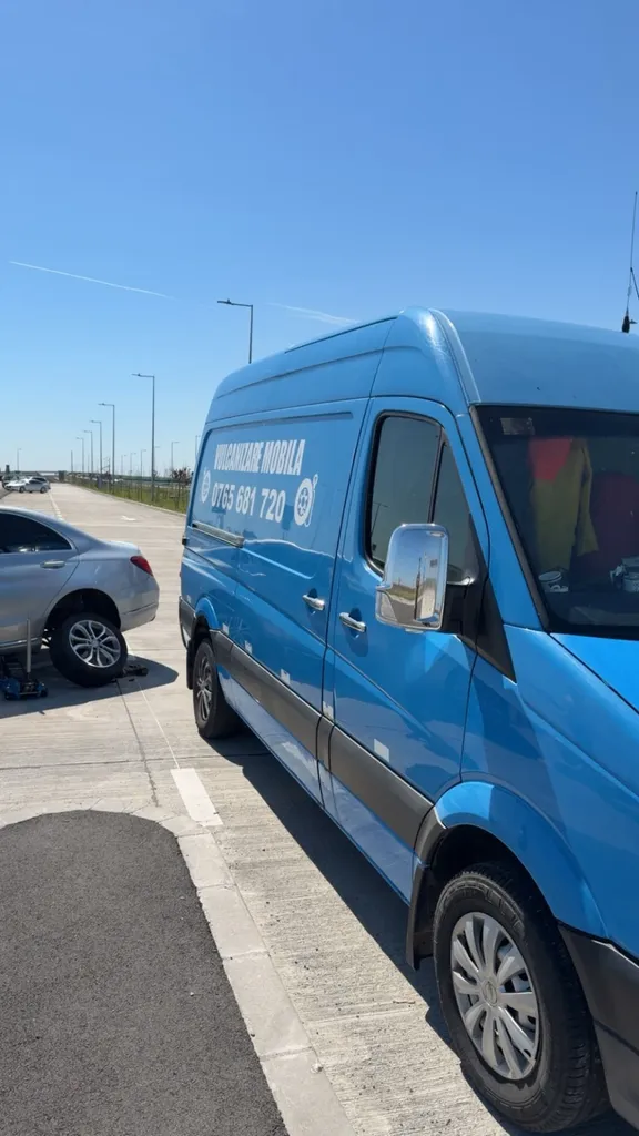 Duba de vulcanizare mobilă oprită pe Autostrada A7 pentru intervenție
